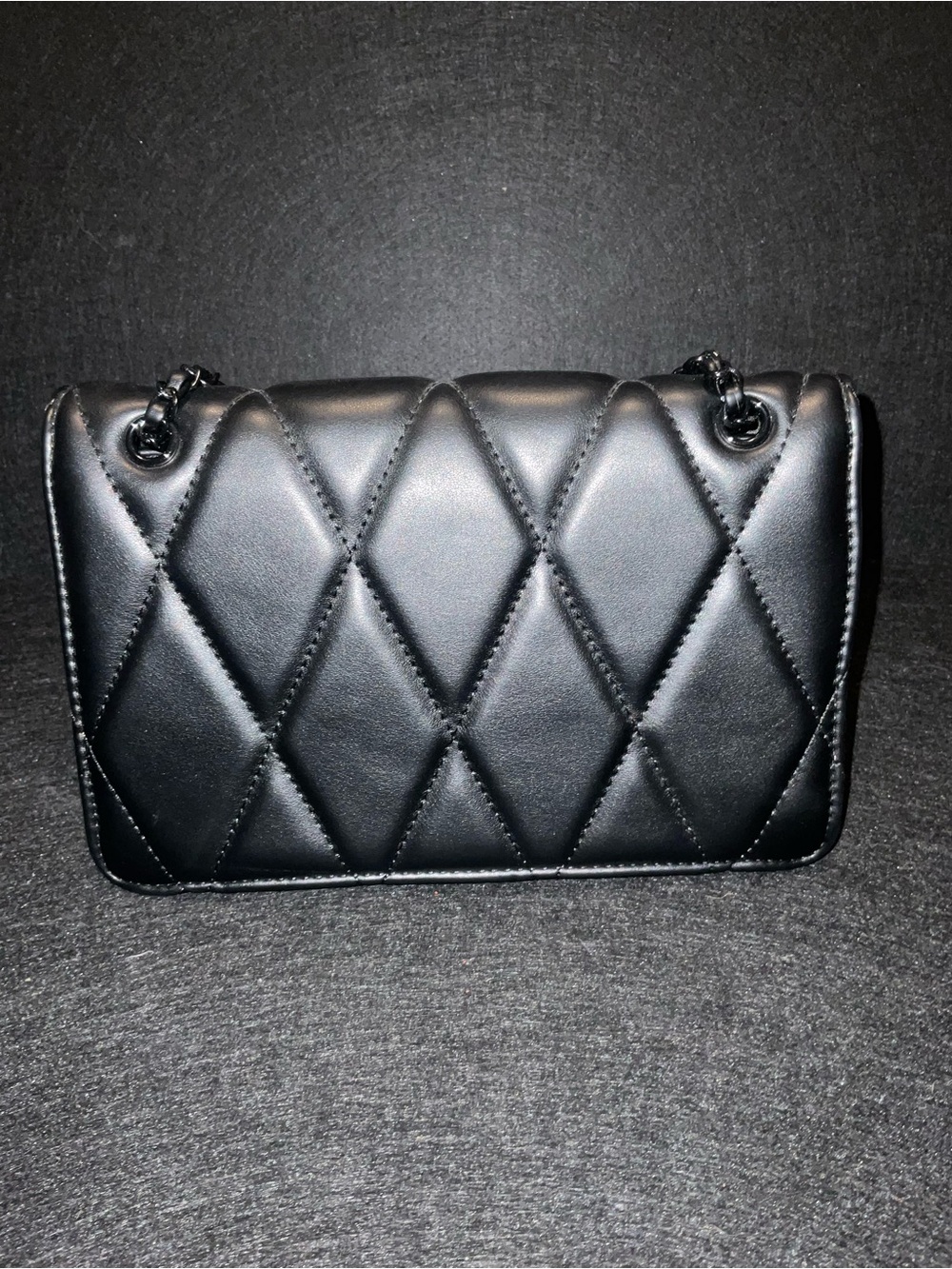 Urban Expressions Black Quilted Chain Crossbody Bag - Picture 2 of 6